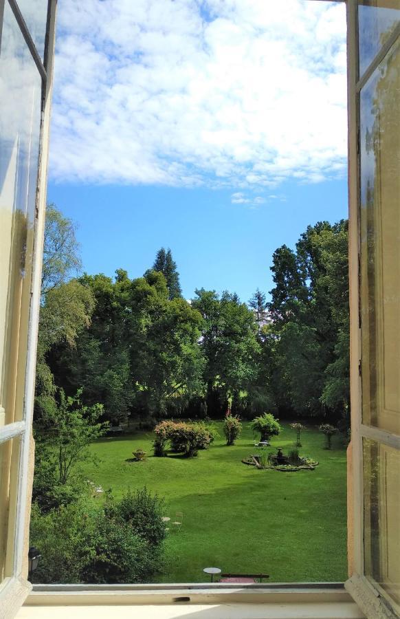 Chateau De La Vernede, La Grande Vernede Saint-Rémy-de-Chargnat Buitenkant foto